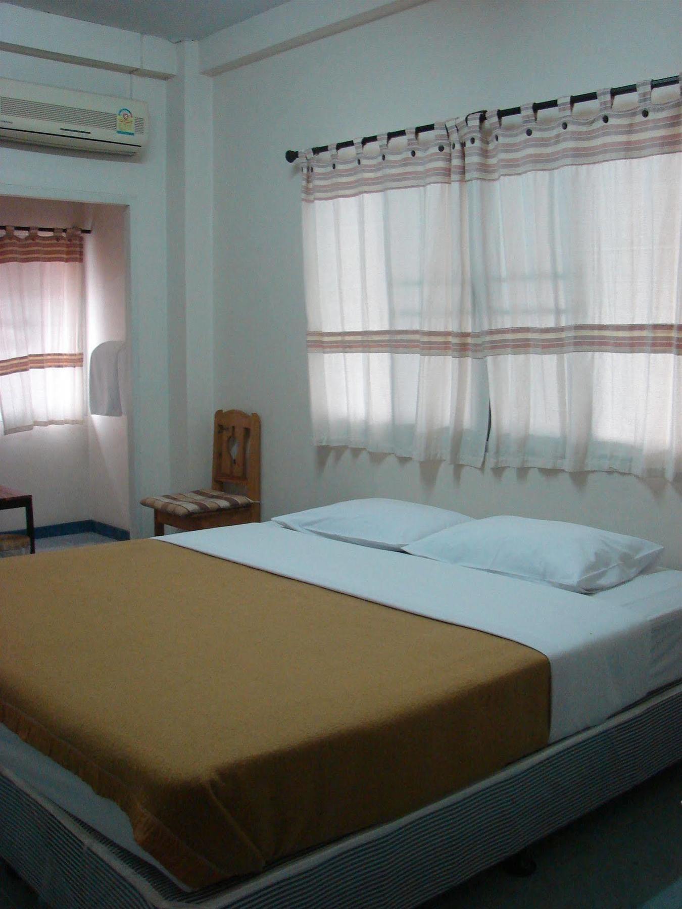 Manee Cool Mueang Guest house 2*